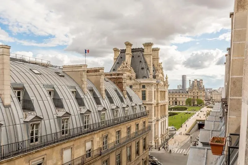 Appartement Avec Vue Imprenable Sur Le Louvre location